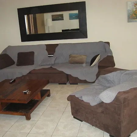 120 M2 3 Chambres, Parking Et Piscine La Ciotat